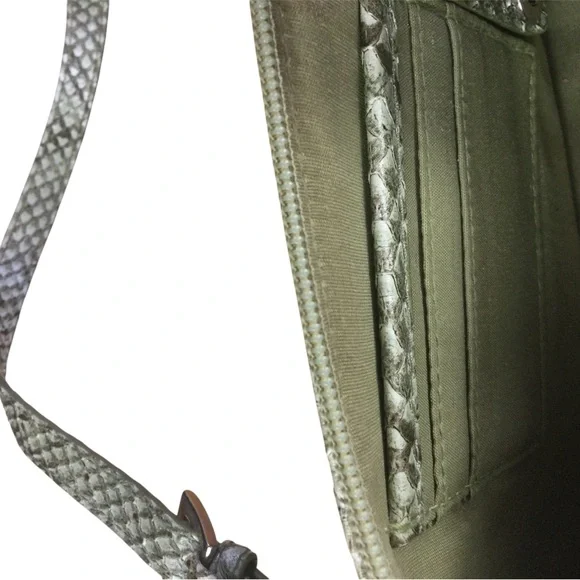 Bisou Bisou Elegant Green Snake Print Women's Bag - Picture 3 of 6